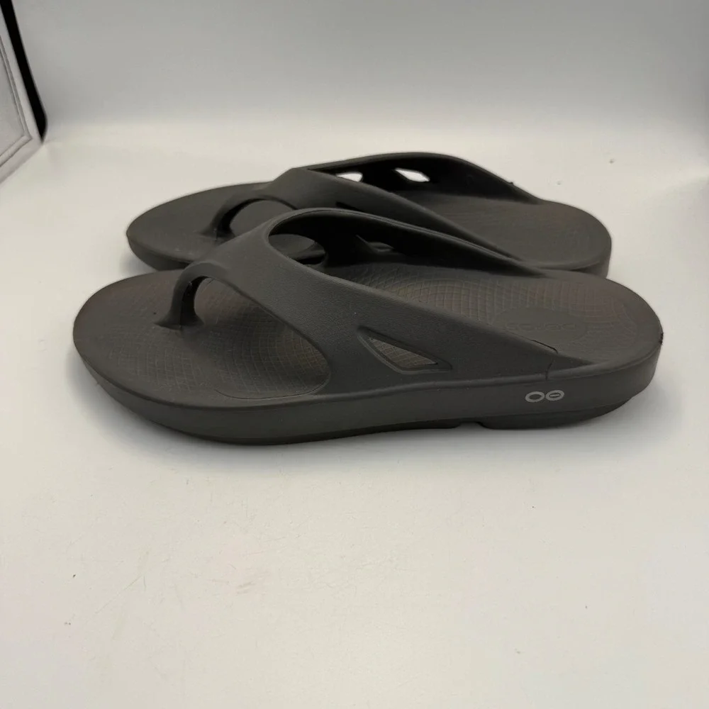 OOFOS OOriginal Recovery Sandals Charcoal Slate Mens 10 Thong Flip Flops EU 43
